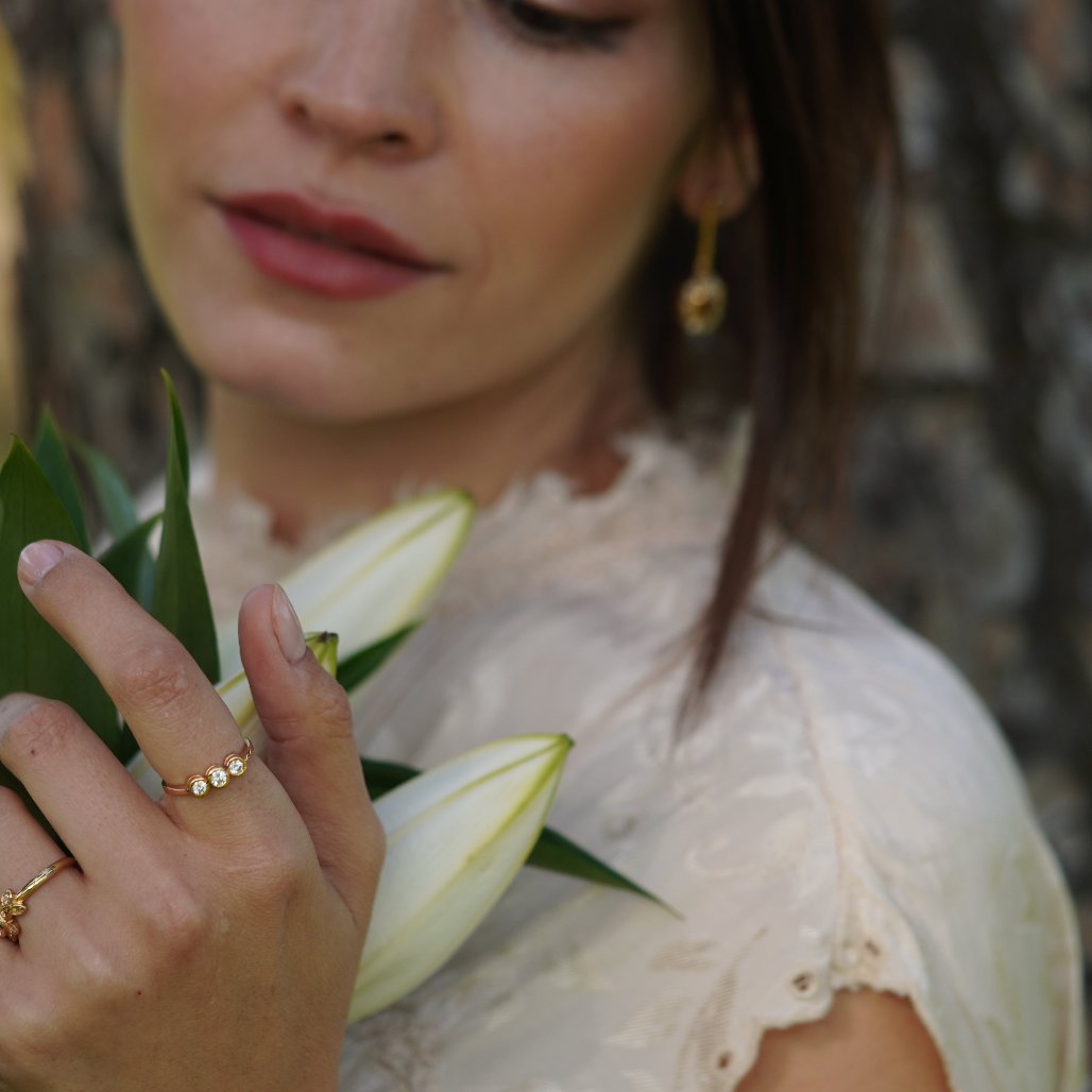 Anillo Coco, el tresillo de oro y diamantes de LA MUSA JOYAS