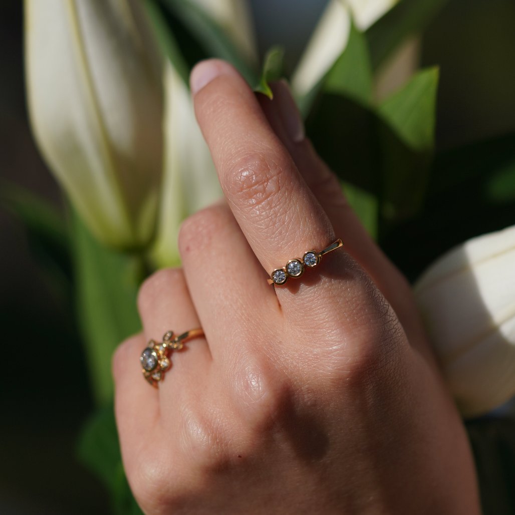 Anillo Coco, el tresillo de LA MUSA JOYAS.